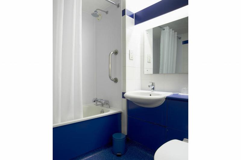 Travelodge Bedford Wyboston Экстерьер фото